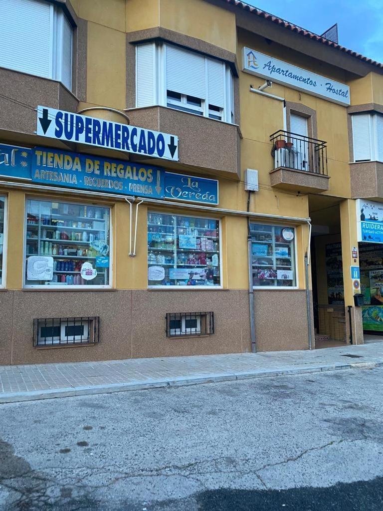 Hostal Y Apartamentos La Vereda Ruidera Exterior photo